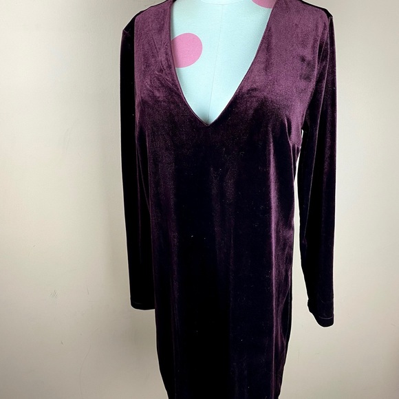 Dynamite Velour Long Sleeved Dress Sz S - Picture 4 of 4